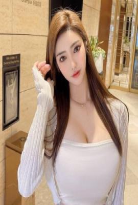 Mollie  Escort Paris